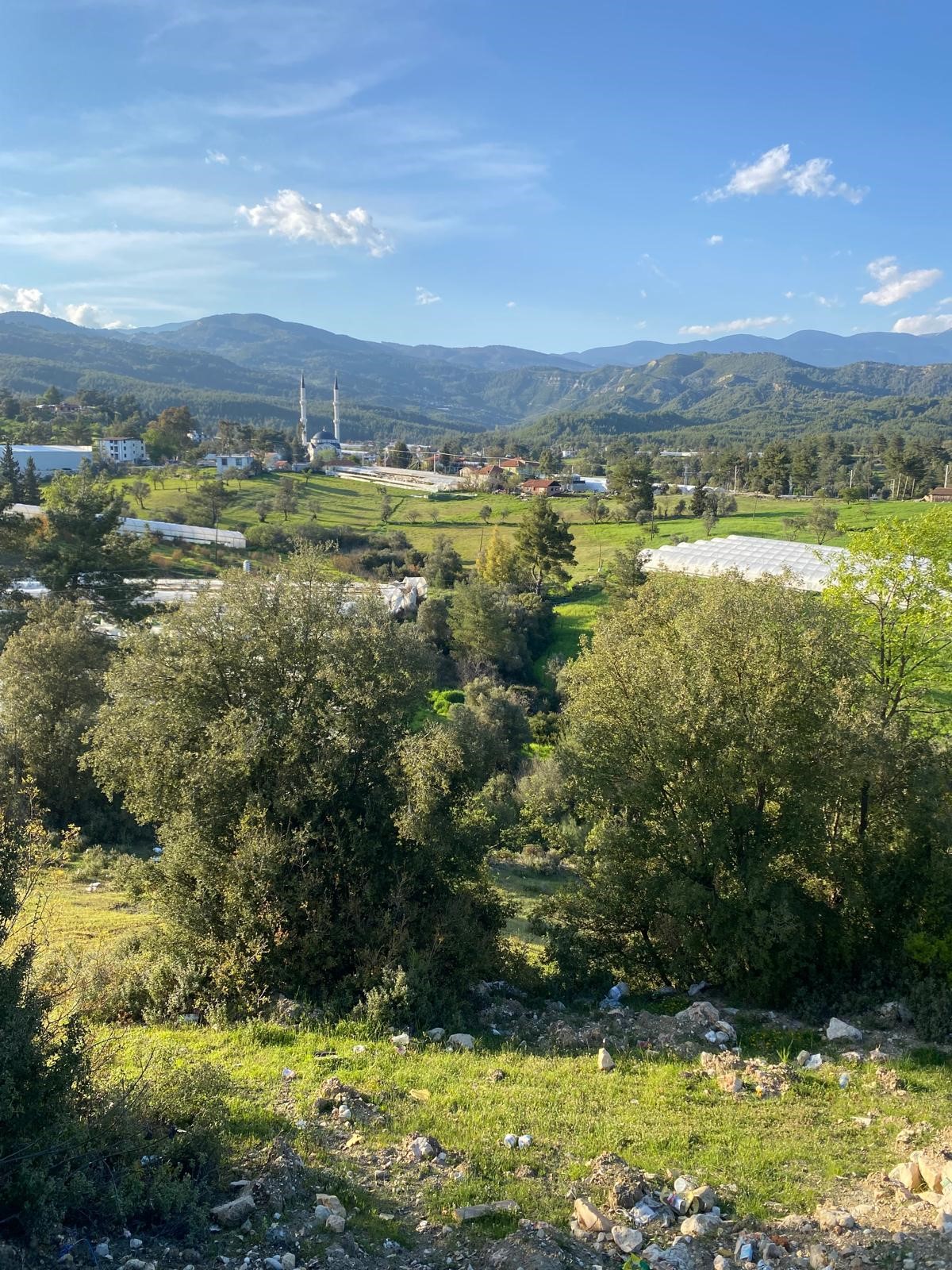 Kaş Uğrar'da Ev & Sera İmkanlı 33.191m² Satılık Arazi