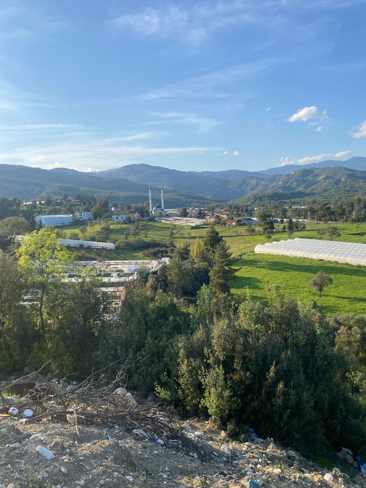 Kaş Uğrar'da Ev & Sera İmkanlı 33.191m² Satılık Arazi