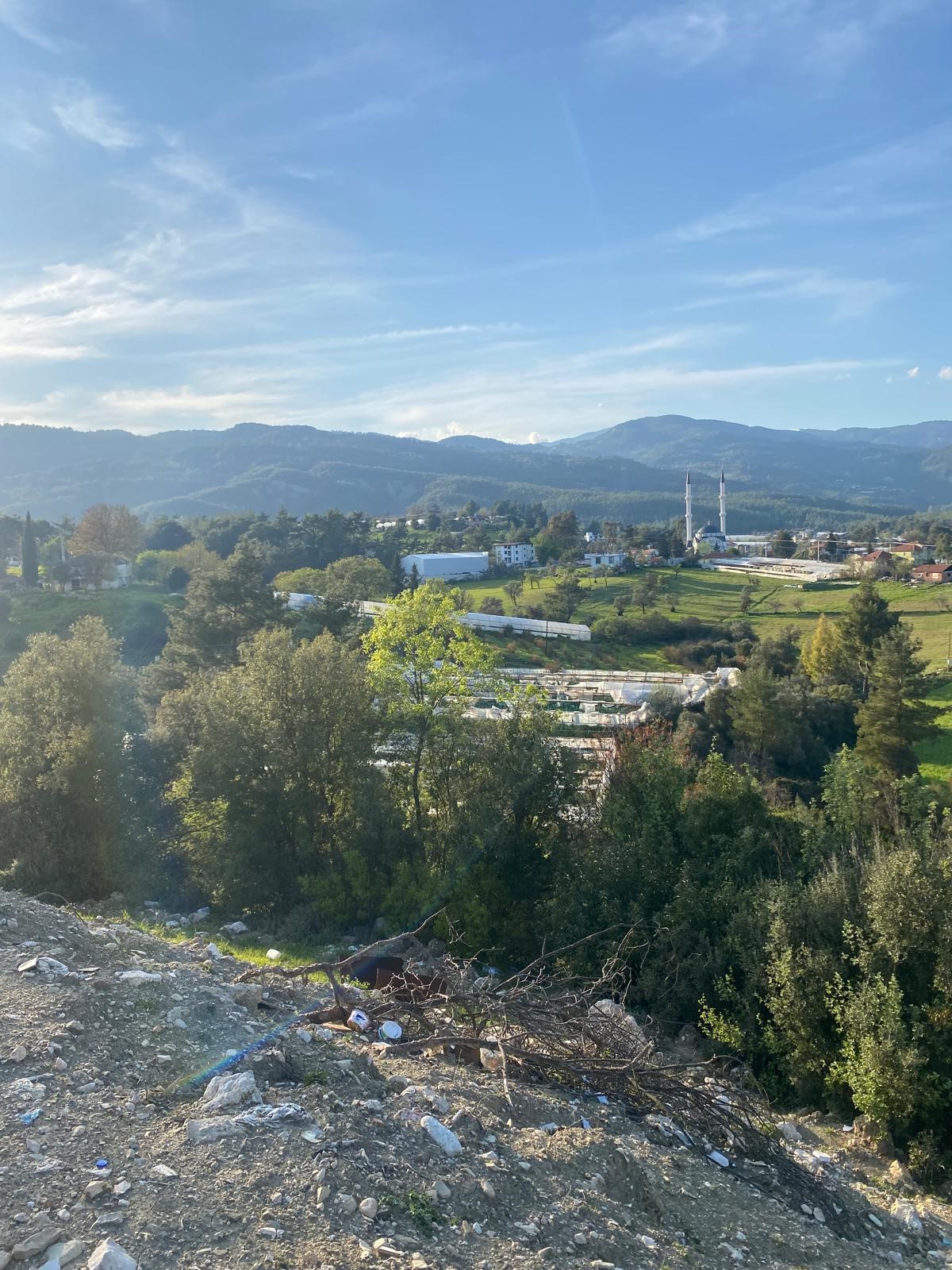 Kaş Uğrar'da Ev & Sera İmkanlı 33.191m² Satılık Arazi