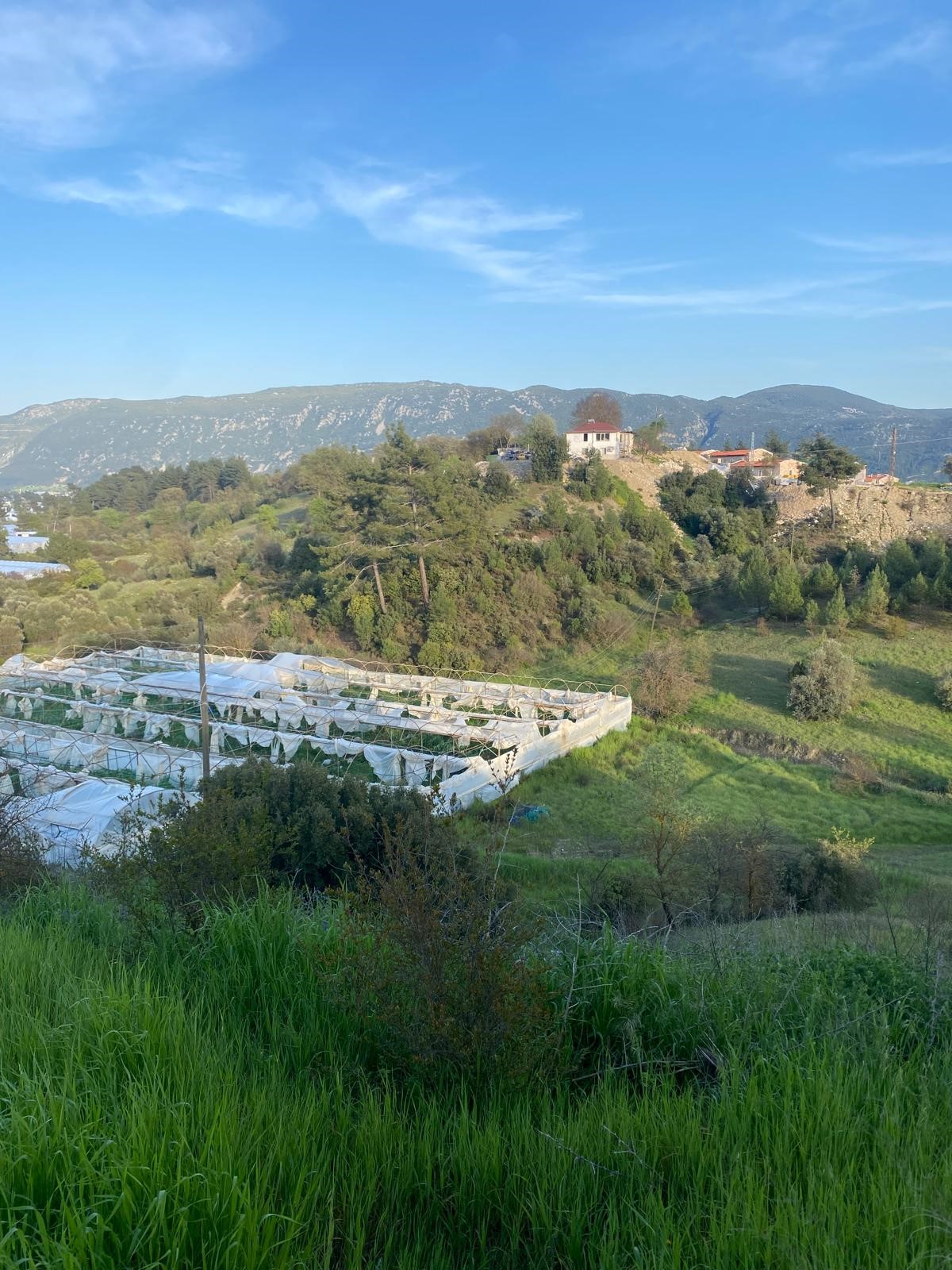 Kaş Uğrar'da Ev & Sera İmkanlı 33.191m² Satılık Arazi