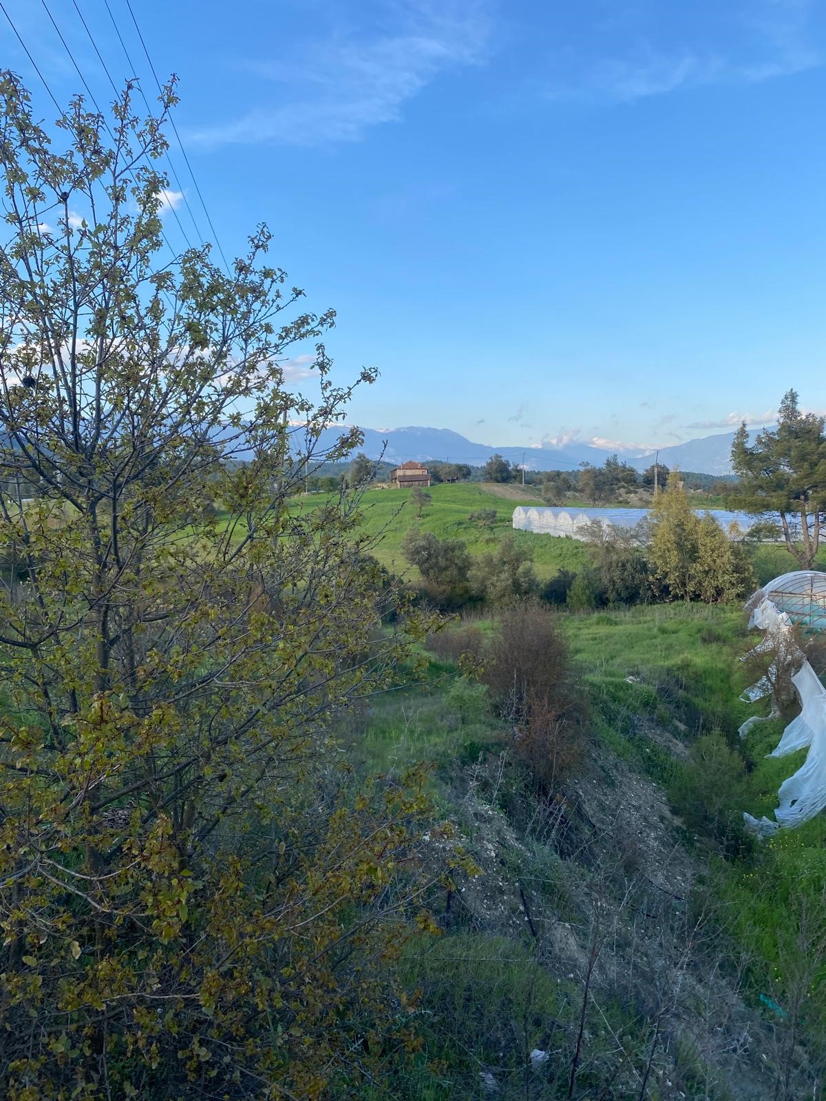Kaş Uğrar'da Ev & Sera İmkanlı 33.191m² Satılık Arazi