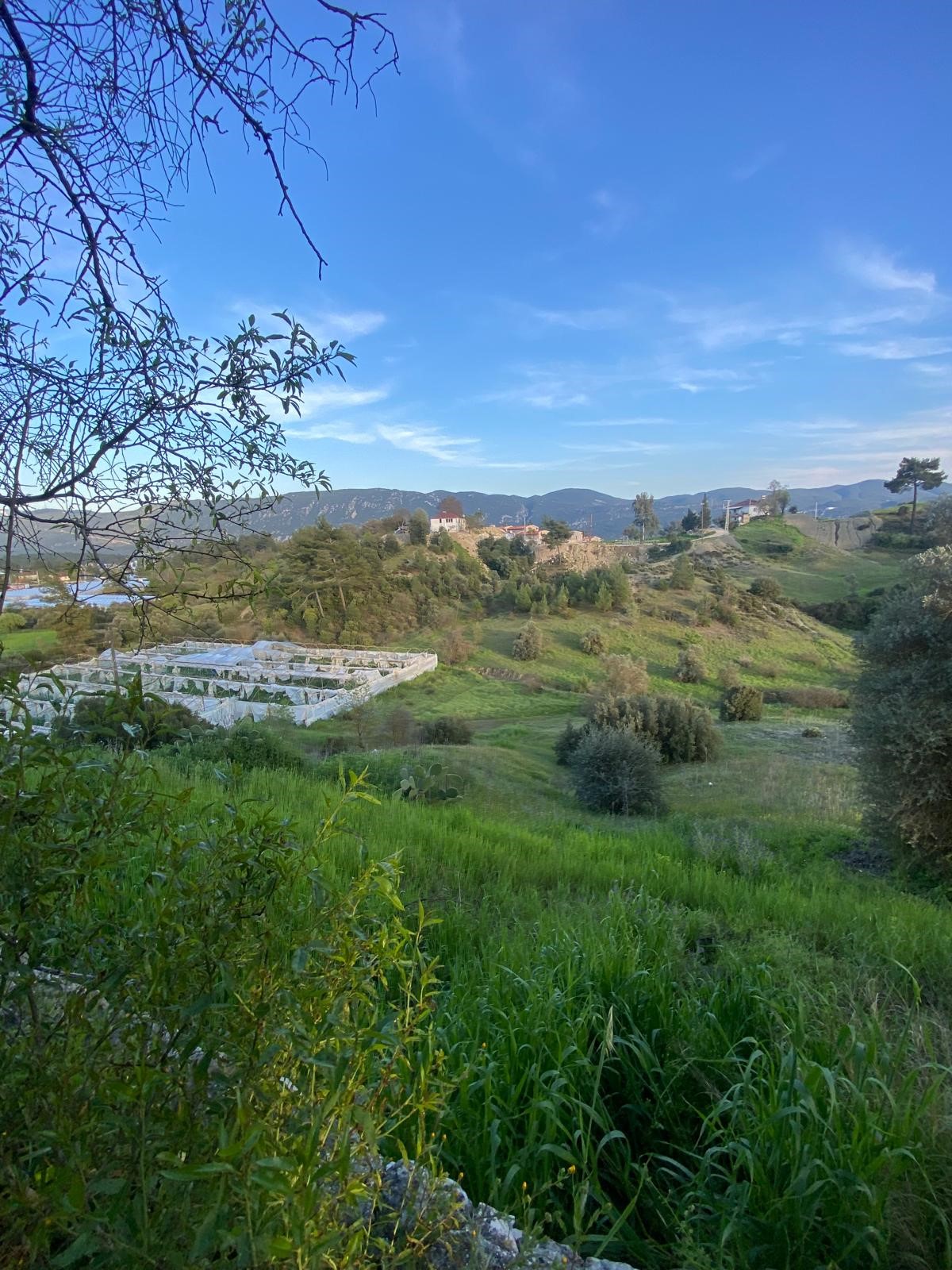 Kaş Uğrar'da Ev & Sera İmkanlı 33.191m² Satılık Arazi
