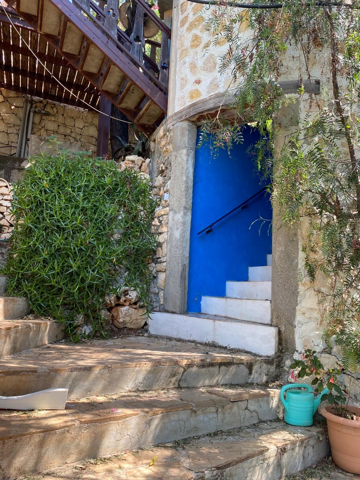 Çukurbağ köyünde ortaçağ tarzında inşaa edilmiş sıradışı villa