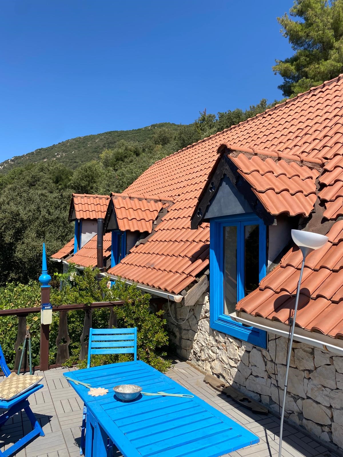 Çukurbağ köyünde ortaçağ tarzında inşaa edilmiş sıradışı villa