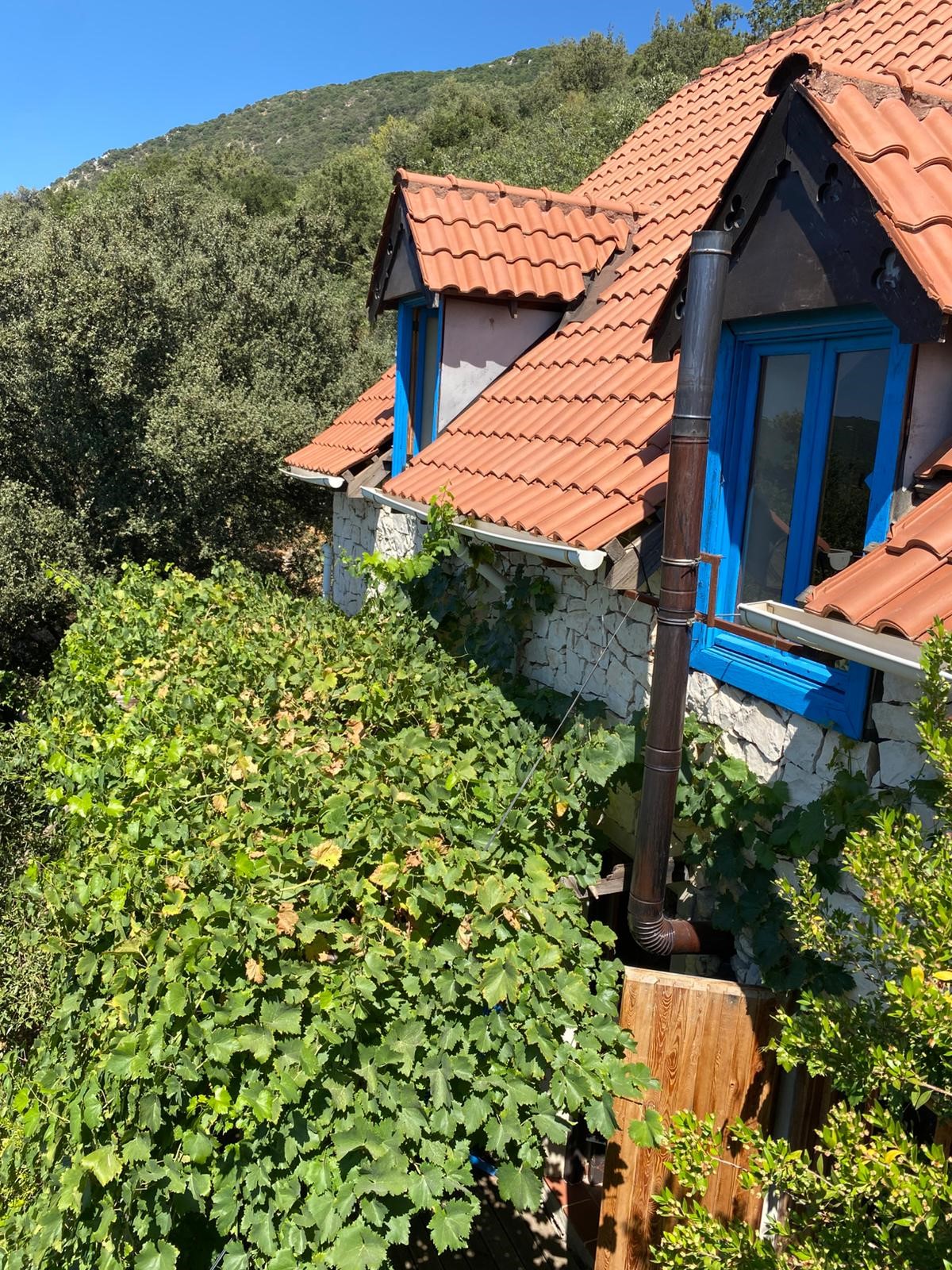 Çukurbağ köyünde ortaçağ tarzında inşaa edilmiş sıradışı villa