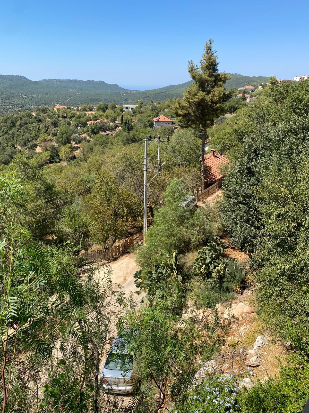 Çukurbağ köyünde ortaçağ tarzında inşaa edilmiş sıradışı villa