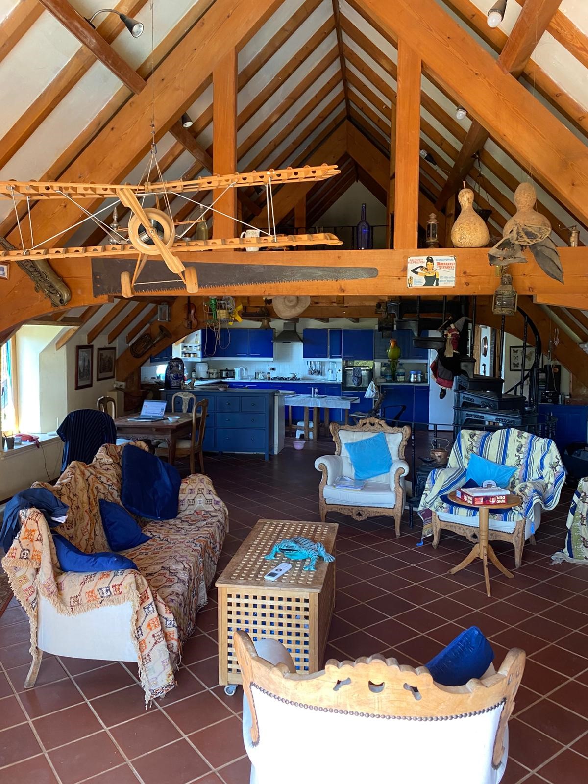 Çukurbağ köyünde ortaçağ tarzında inşaa edilmiş sıradışı villa