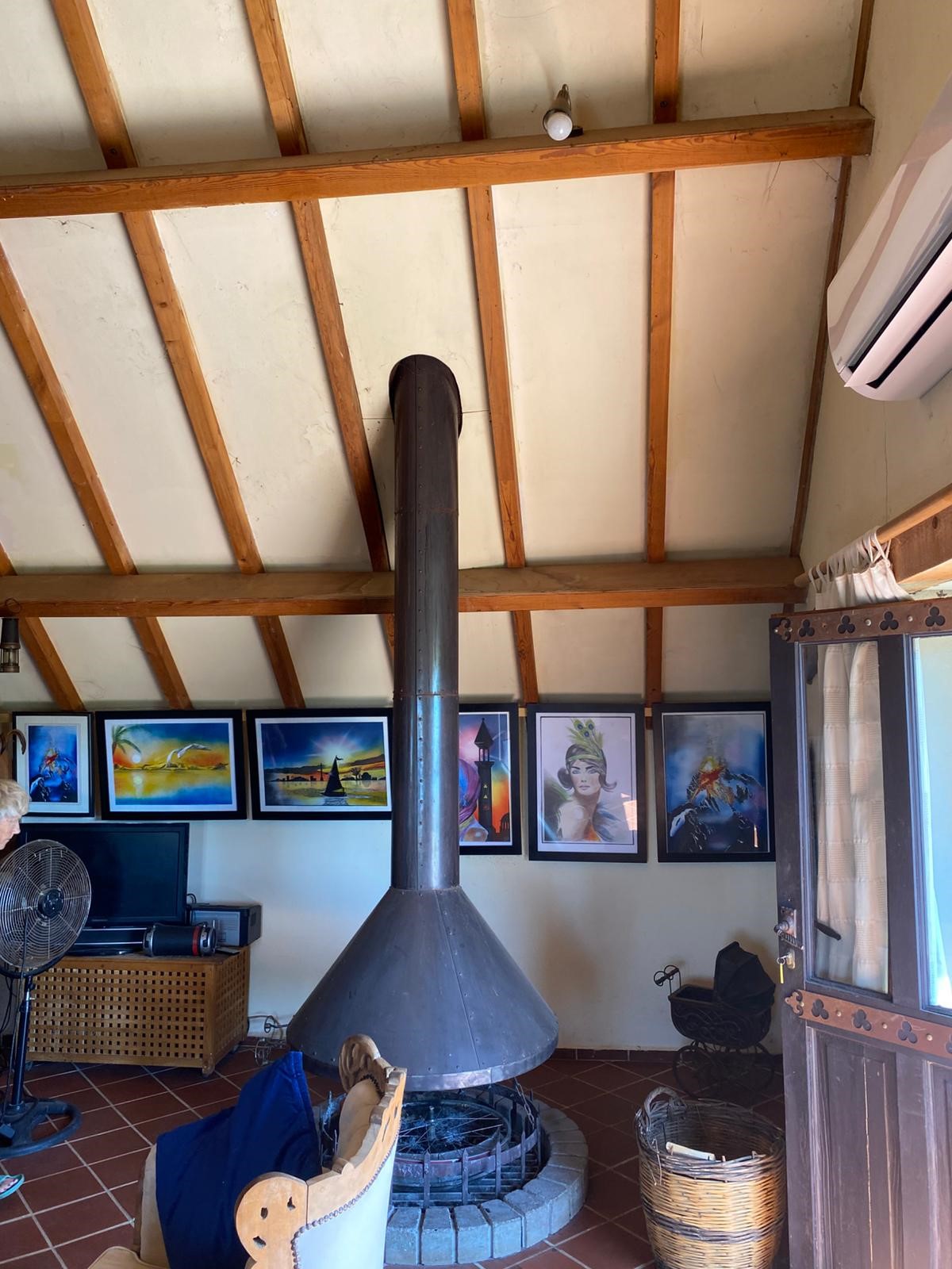 Çukurbağ köyünde ortaçağ tarzında inşaa edilmiş sıradışı villa