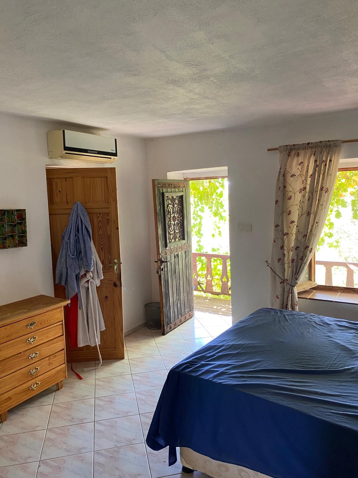 Çukurbağ köyünde ortaçağ tarzında inşaa edilmiş sıradışı villa