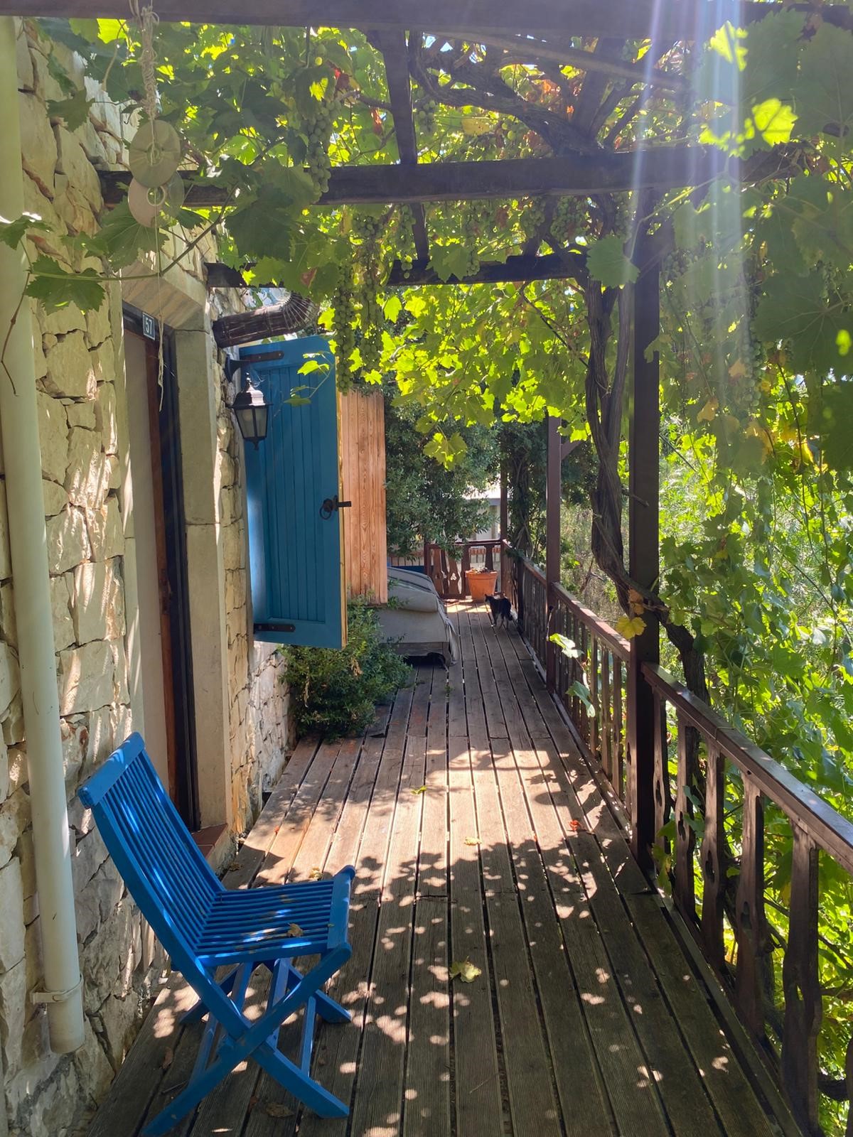 Çukurbağ köyünde ortaçağ tarzında inşaa edilmiş sıradışı villa