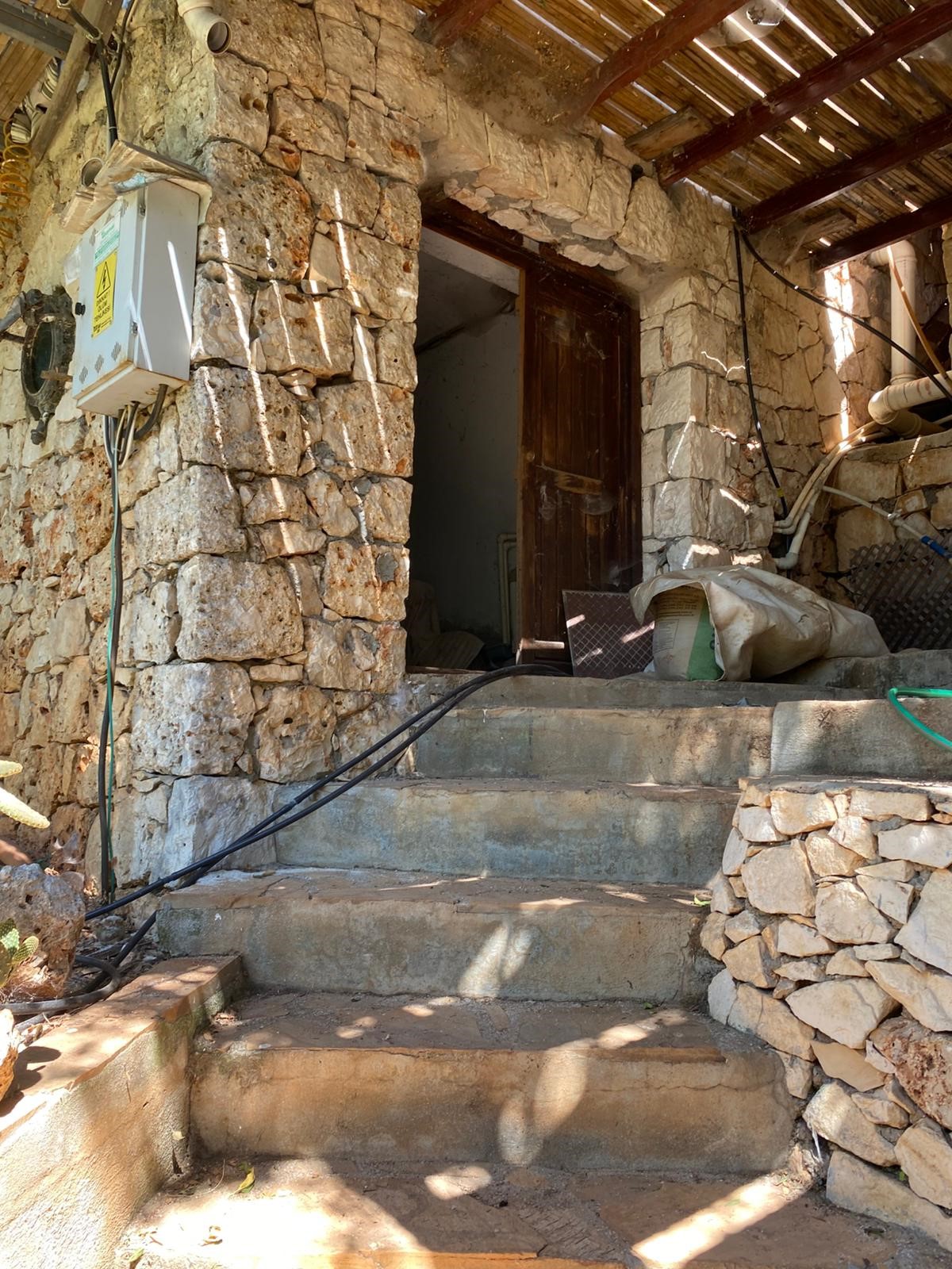 Çukurbağ köyünde ortaçağ tarzında inşaa edilmiş sıradışı villa