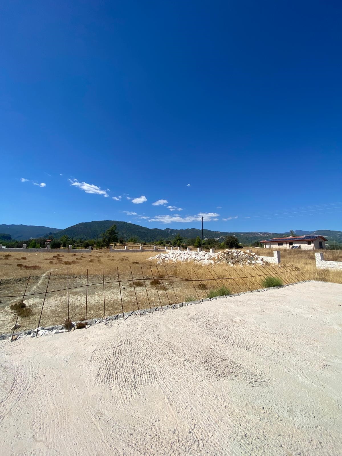 Kaşın Uğrar köyü Kırtepe mahallesinde kupon tarla