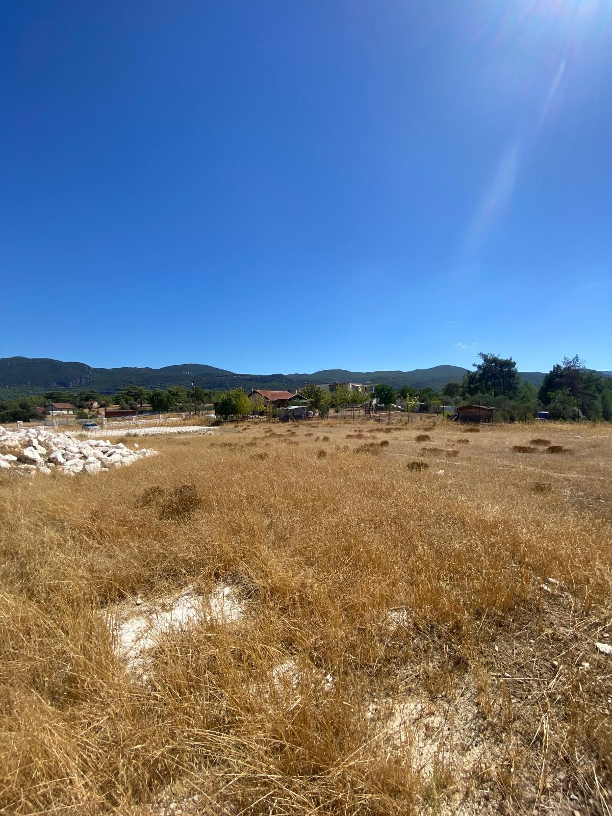 Kaşın Uğrar köyü Kırtepe mahallesinde kupon tarla