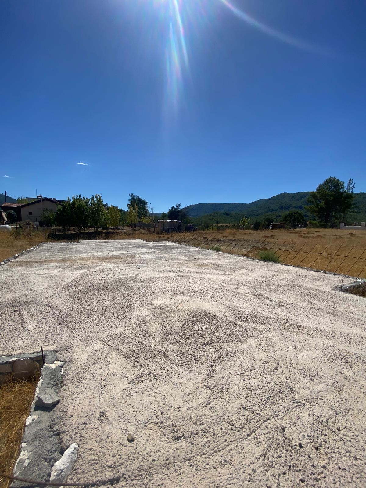 Kaşın Uğrar köyü Kırtepe mahallesinde kupon tarla