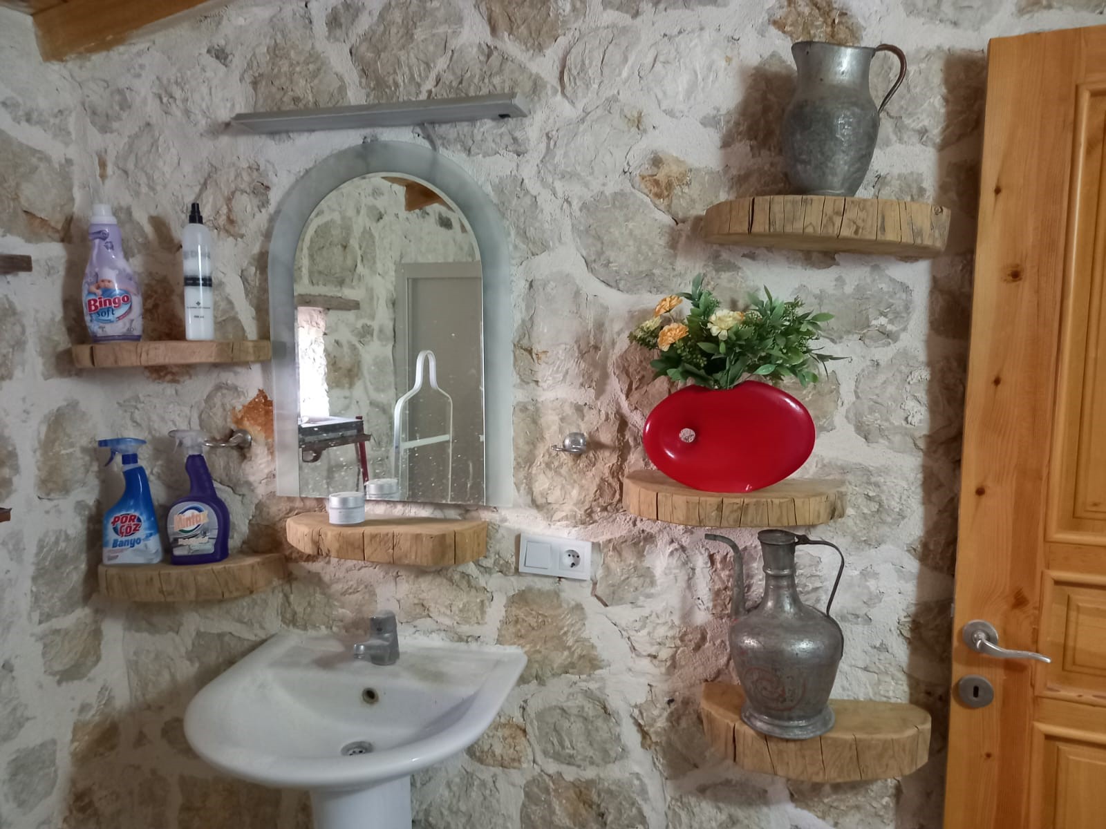 Kaş Yeniköy Asas ta müstakil taş ev