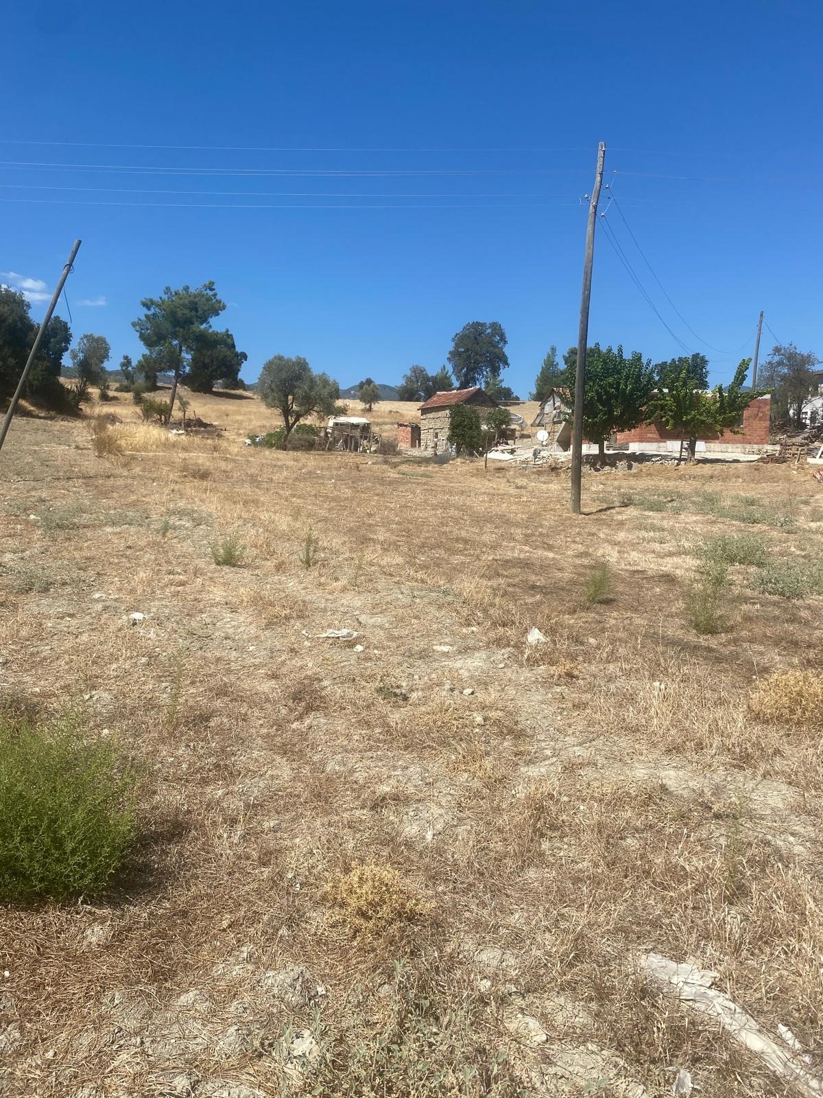 Kaşın en potansiyelli köylerinden Uğrar da tarla