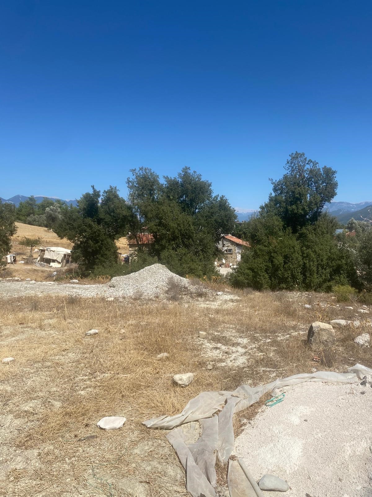 Kaşın en potansiyelli köylerinden Uğrar da tarla