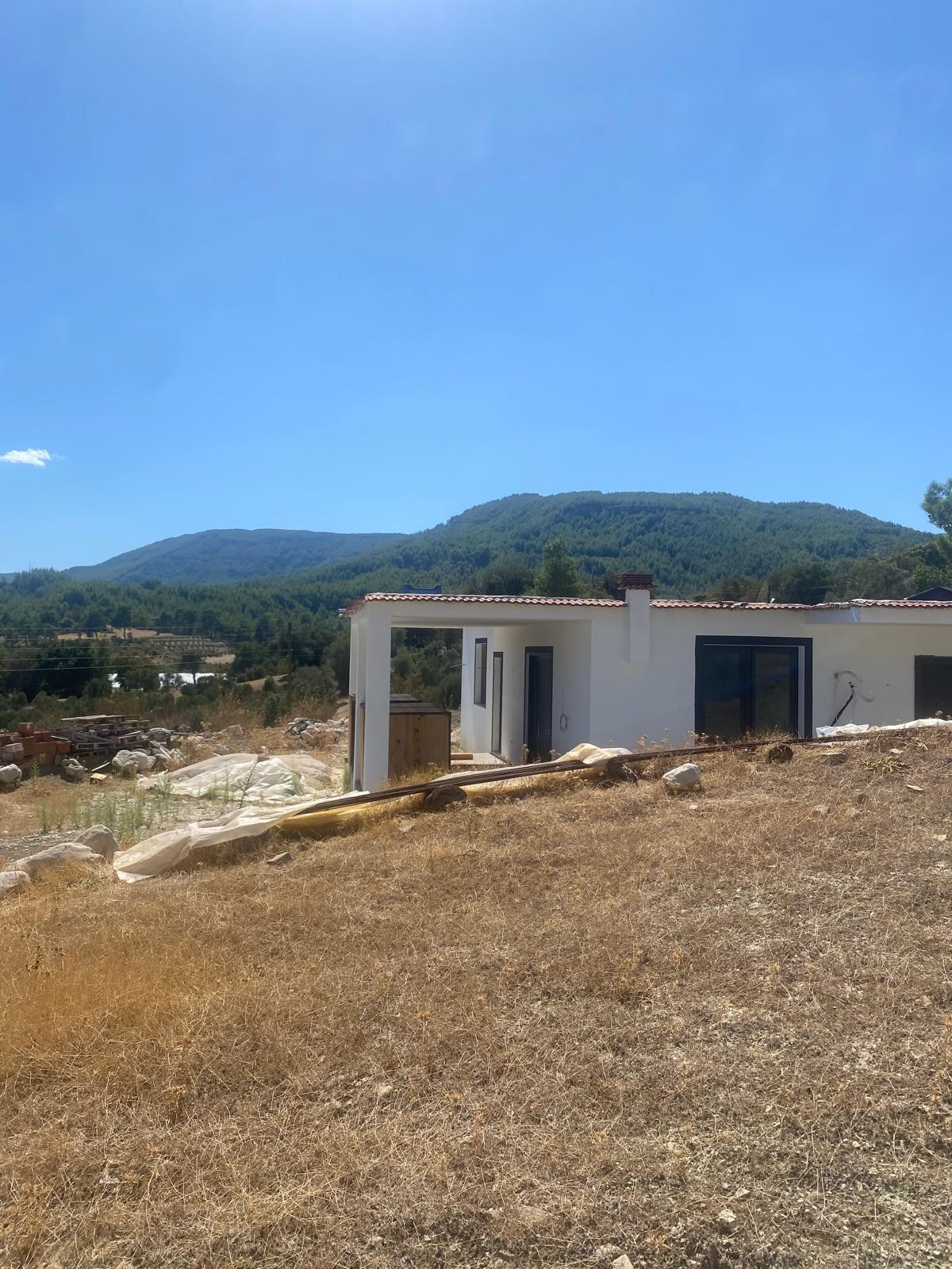 Kaşın en potansiyelli köylerinden Uğrar da tarla