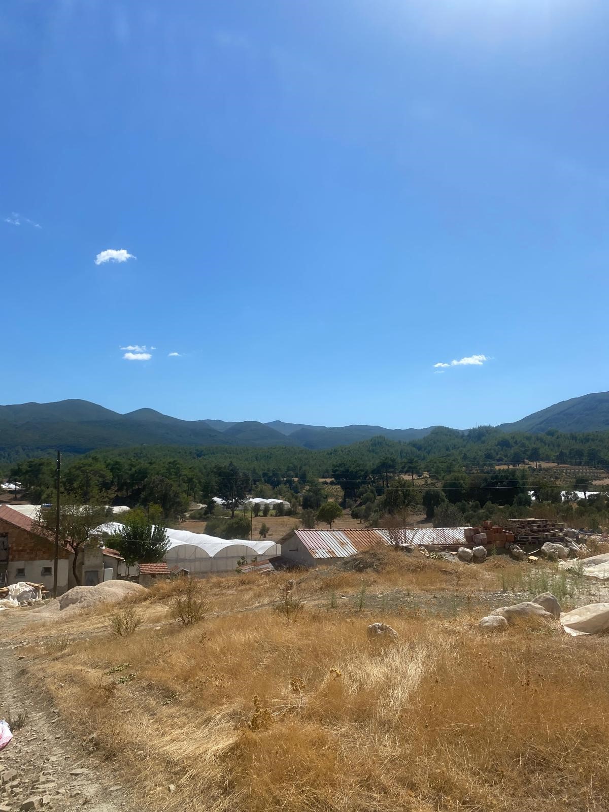 Kaşın en potansiyelli köylerinden Uğrar da tarla