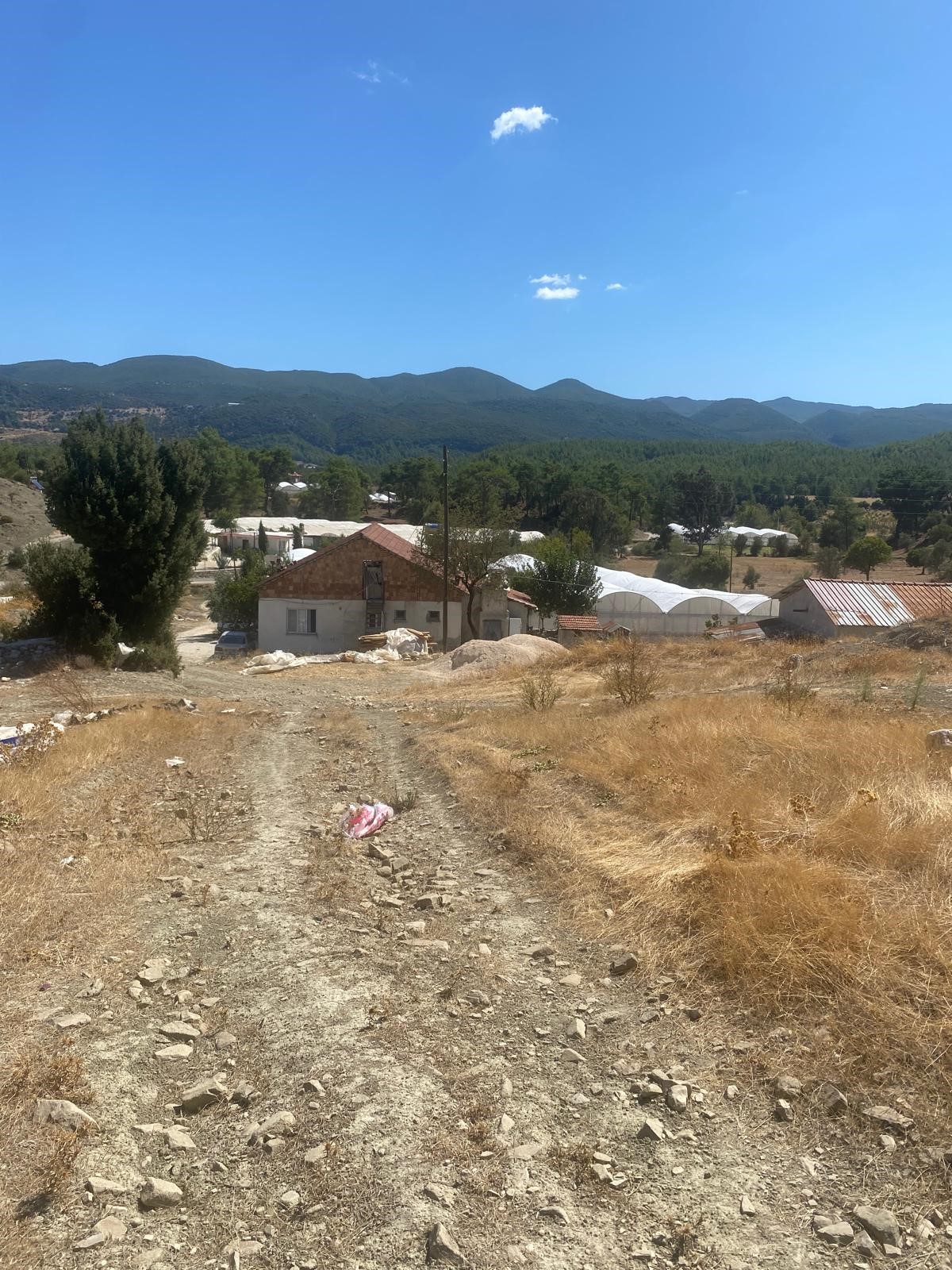 Kaşın en potansiyelli köylerinden Uğrar da tarla