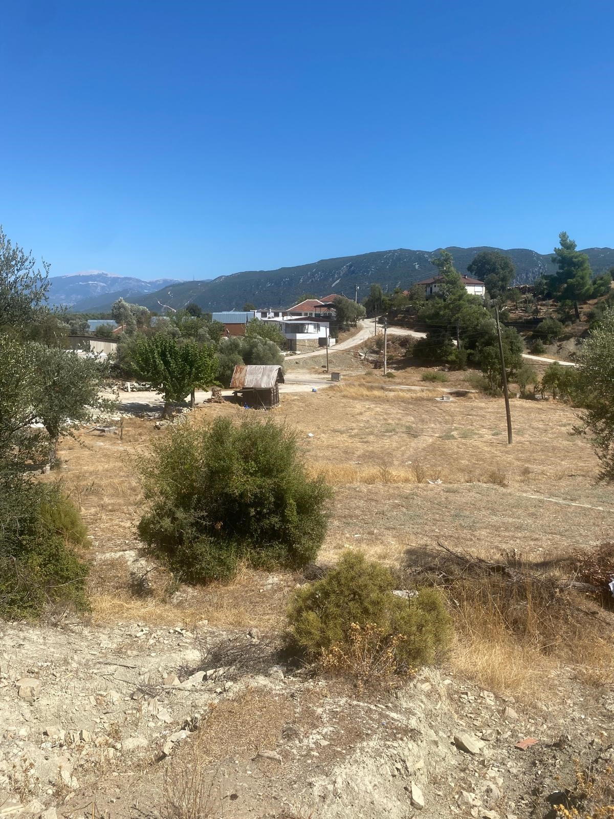 Kaşın en potansiyelli köylerinden Uğrar da tarla