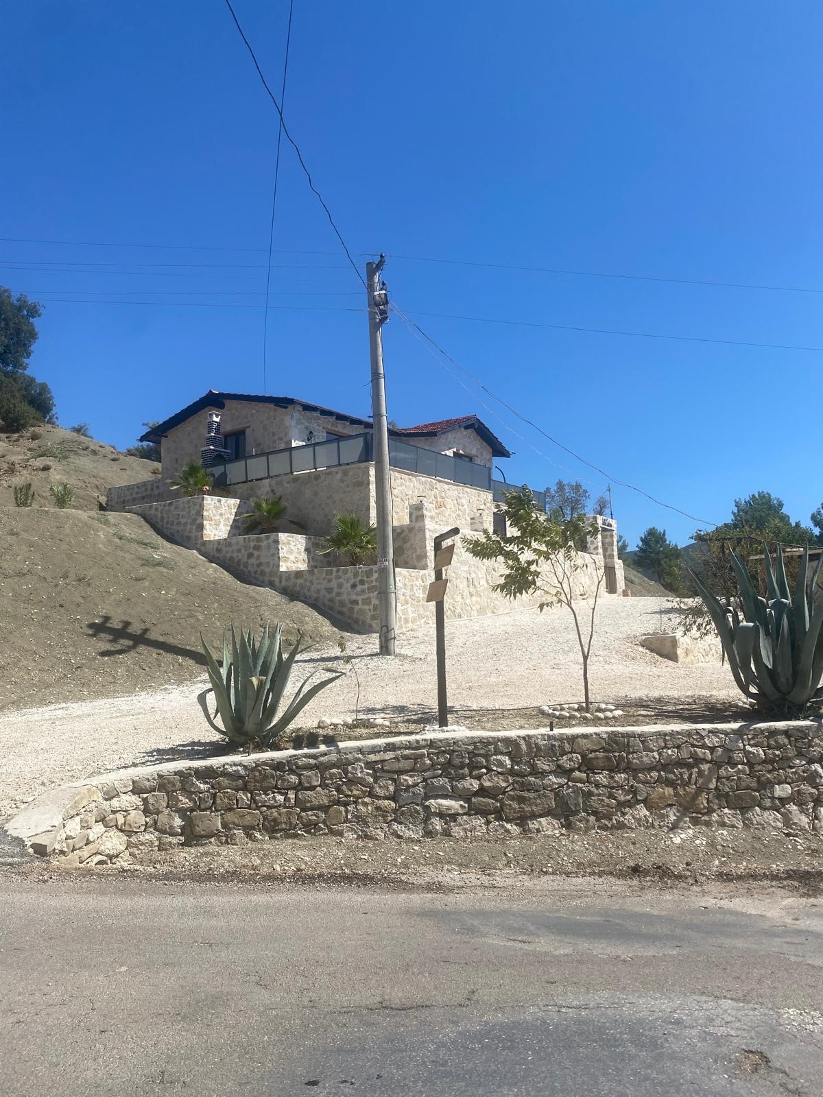 Kaşın en potansiyelli köylerinden Uğrar da tarla