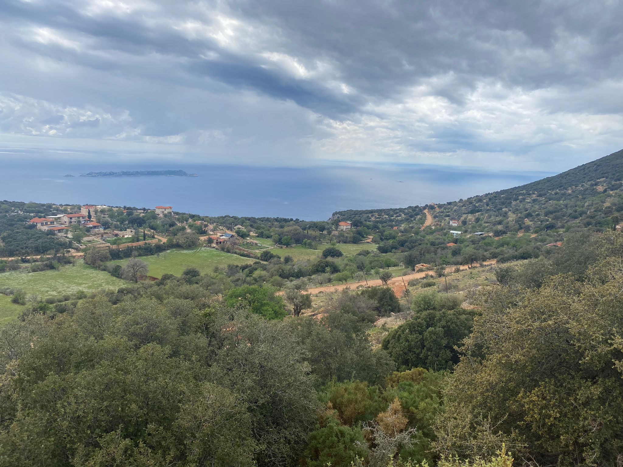 Kaş Mumuda mevkinde full deniz manzaralı tarla